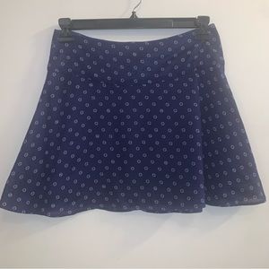 Lily Pulitzer Mini Skirt. Navy Blue with white circle designs. Size 6